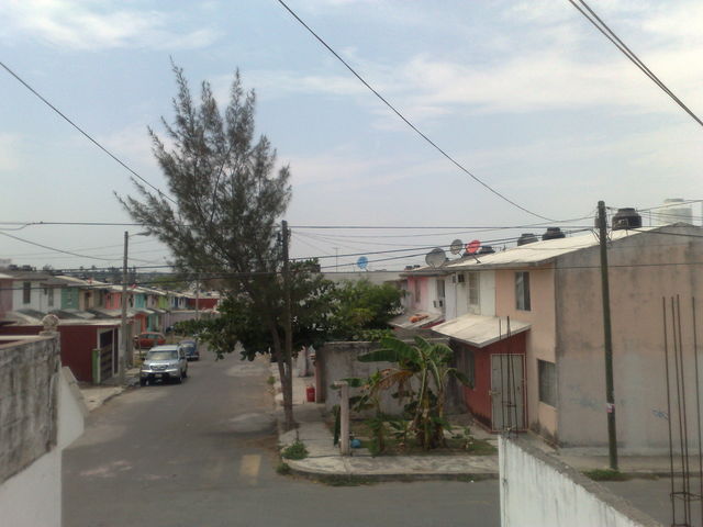 VISTA DESDE LA RECAMARA PRINCIPAL, NO TIENE VECINO ENFRENTE, LADO SOMBRA,UNA GRAN CASA Y UNA EXCELENTE OFERTA