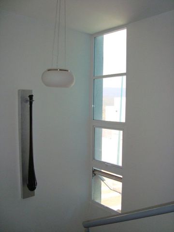 TRAGA LUZ ESCALERA