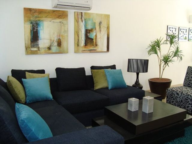 BIENVENIDO A CASA BANUS de JUNTO A PUNTA TIBURON, cerca de la playa y a 7 minutos de la zona turística y Plazas Comerciales importantes. Está ubicada en un cluster vip con extensas áreas verdes, palapa para reuniones y amplia alberca. Vigilancia las 24 ho