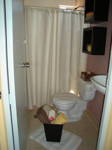 BAÑO COMODO