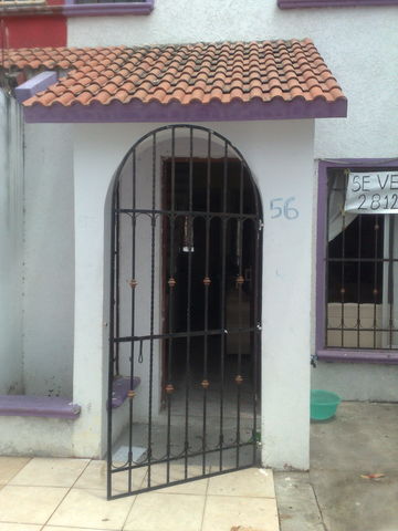 CABEN 2 AUTOS, PROTECCIONES EN TODA LA CASA