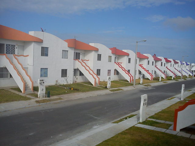 MANZANA DE CONDOMINIOS