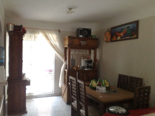 ESPACIO PARA COMEDOR DE 6 SILLAS, TRINCHERO Y MAS
