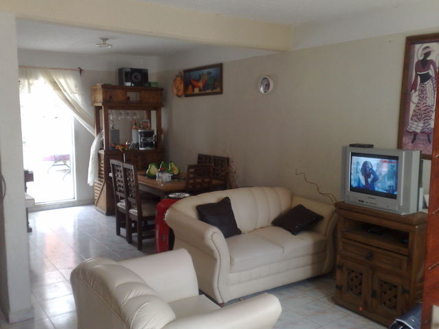 AMPLIA CABEN MUEBLES GRANDES, ILUMINADA, FRESCA