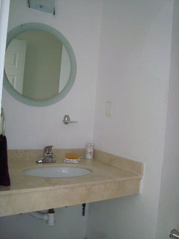 MEDIO BAÑO